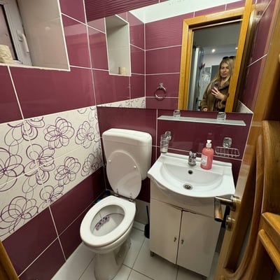 Rent of a furnished 3-room apartment, 80 m², with a sea view, Faleza Nord, Constanța, Romania